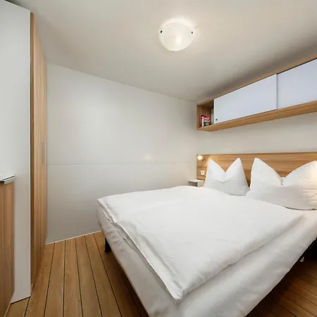 Campeggio Albatross Mobile Homes On El Pla De Mar *