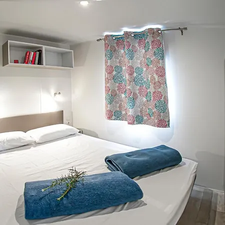 Albatross Mobile Homes On Camping El Pla De Mar *
