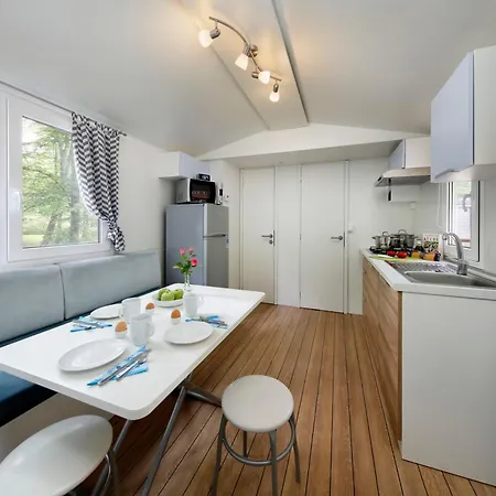 Albatross Mobile Homes On Camping El Pla De Mar Campsite *